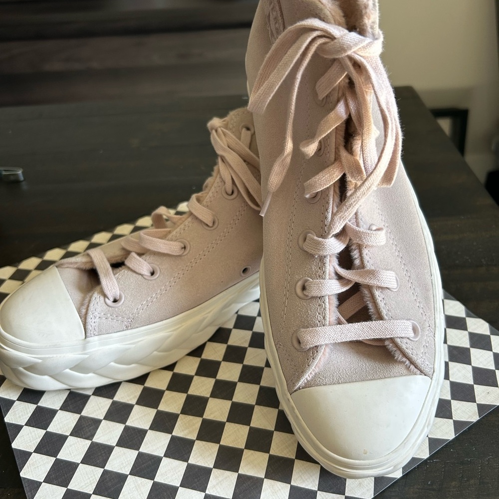 Women's High-Top Sneakers in Pink